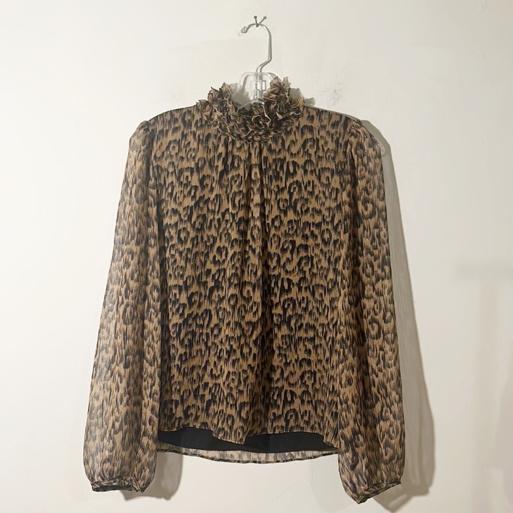 Krisa Revolve Animal Leopard Print Ruffle Neck balloon sleeve blouse women sz XS